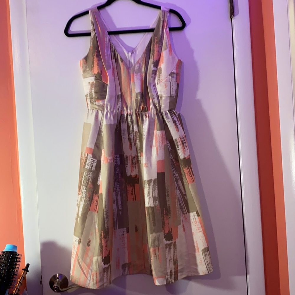 Banana Republic silk dress never worn flattering